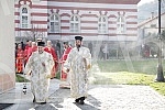 A liturgy was held in the Rakovica monastery where Patriarch Pavle was buried 12 years ago.U manastiru Rakovica gde je pre 12 godina sahranjen patrijarh Pavle odrzana je liturgija