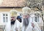A liturgy was held in the Rakovica monastery where Patriarch Pavle was buried 12 years ago.U manastiru Rakovica gde je pre 12 godina sahranjen patrijarh Pavle odrzana je liturgija