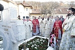 A liturgy was held in the Rakovica monastery where Patriarch Pavle was buried 12 years ago.U manastiru Rakovica gde je pre 12 godina sahranjen patrijarh Pavle odrzana je liturgija