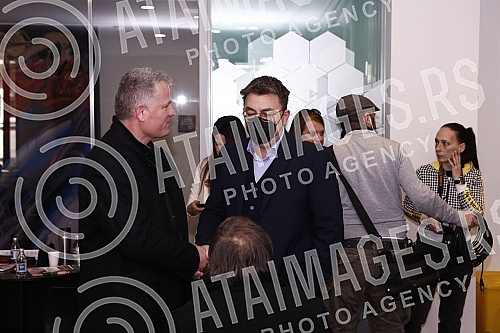 In the press hall of the Kombank hall, Danica Curcica was awarded a plaque of the Yugoslav Cinematheque within the 50th edition of FEST.U press sali Kombank dvorane Danici Curcici dodeljena je plaketa Jugoslovense kinoteke u okviru 50. izdanja FEST