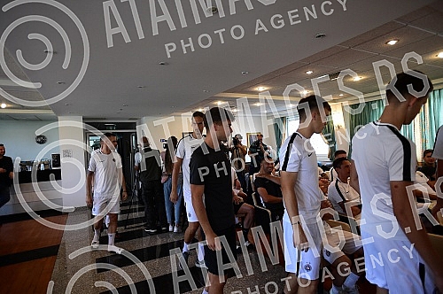 The official call of FK Partizan before the start of the 2022/2023 season was held at the Partizan - Teleoptik Sports Center, and then the first training session was held.Zvanicna prozivka FK Partizana pred pocetak sezone 2022/2023 odrzana je u Spo