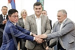 The Vice-President of the Government of Serbia and the Minister of Mining and Energy, Zorana Mihajlovic, attended the signing of the contract between the company Zijin mining and JKP Vodovod in Bor on the connection of 400 households from the village