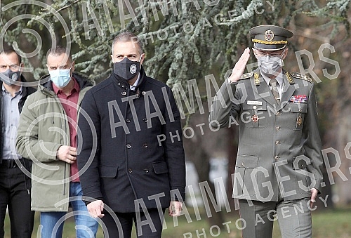 At the Topcider Guard House, Serbian President Aleksandar Vucic, Defense Minister Nebojsa Stefanovic and Chief of General Staff Milan Mojsilovic attended a presentation on the results of the analysis of the state of functional and operational capabil