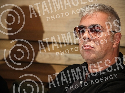 A press conference held in the Yugoslav Drama Theater on the occasion of the premiere of the play The Glass Gate.Odrzana konferencija za novinare u Jugoslovenskom dramskom pozoristu povodom premijere predstave Vrat od stakla.