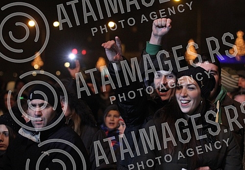 Replay welcome the New Year in the municipality of Novi Beograd with performances Group - SARS and Beogradski sindikat.Repriza doceka Nove godine na opstini Novi Beograd uz nastupe greupe SARS i Beogradski sindikat
