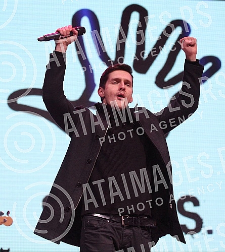 Replay welcome the New Year in the municipality of Novi Beograd with performances Group - SARS and Beogradski sindikat.Repriza doceka Nove godine na opstini Novi Beograd uz nastupe greupe SARS i Beogradski sindikat