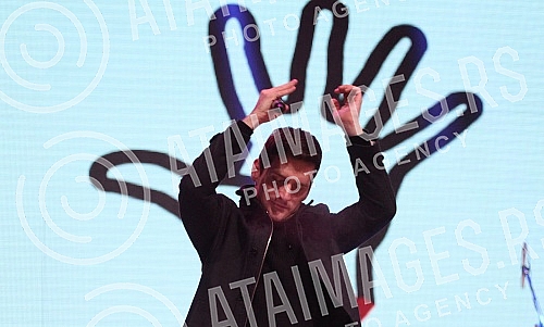 Replay welcome the New Year in the municipality of Novi Beograd with performances Group - SARS and Beogradski sindikat.Repriza doceka Nove godine na opstini Novi Beograd uz nastupe greupe SARS i Beogradski sindikat