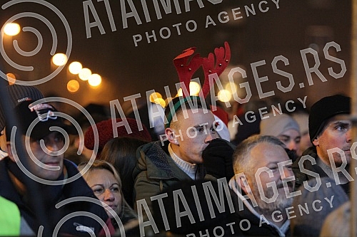Replay welcome the New Year in the municipality of Novi Beograd with performances Group - SARS and Beogradski sindikat.Repriza doceka Nove godine na opstini Novi Beograd uz nastupe greupe SARS i Beogradski sindikat
