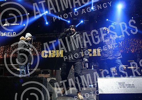 Replay welcome the New Year in the municipality of Novi Beograd with performances Group - SARS and Beogradski sindikat.Repriza doceka Nove godine na opstini Novi Beograd uz nastupe greupe SARS i Beogradski sindikat