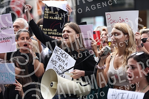 In front of the building where the editorial office of the daily Informer is located, a second protest was held in the organization of Women's Solidarity due to the publication of an interview with serial rapist Igor Milosevic.Ispred zgrade u kojoj