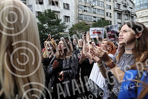 In front of the building where the editorial office of the daily Informer is located, a second protest was held in the organization of Women's Solidarity due to the publication of an interview with serial rapist Igor Milosevic.Ispred zgrade u kojoj