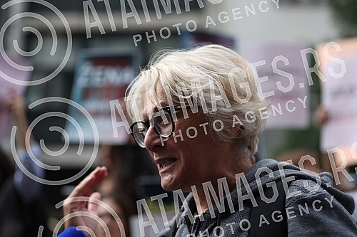 In front of the building where the editorial office of the daily Informer is located, a second protest was held in the organization of Women's Solidarity due to the publication of an interview with serial rapist Igor Milosevic.Ispred zgrade u kojoj