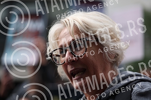 In front of the building where the editorial office of the daily Informer is located, a second protest was held in the organization of Women's Solidarity due to the publication of an interview with serial rapist Igor Milosevic.Ispred zgrade u kojoj