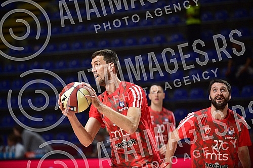 The match of the 1st round of the AdmiralBet Aba league between KK Crvena zvezda mts and KK MZT Skopje Aerodrom was played in the Aleksandar Nikolic hall.Utkamica 1. kola AdmiralBet Aba lige izmedju KK Crvena zvezda mts i KK MZT Skopje Aerodrom odi