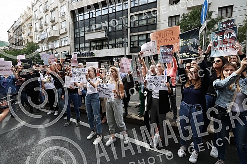 In front of the building where the editorial office of the daily Informer is located, a second protest was held in the organization of Women's Solidarity due to the publication of an interview with serial rapist Igor Milosevic.Ispred zgrade u kojoj