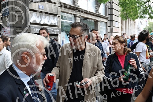 In front of the building where the editorial office of the daily Informer is located, a second protest was held in the organization of Women's Solidarity due to the publication of an interview with serial rapist Igor Milosevic.Ispred zgrade u kojoj