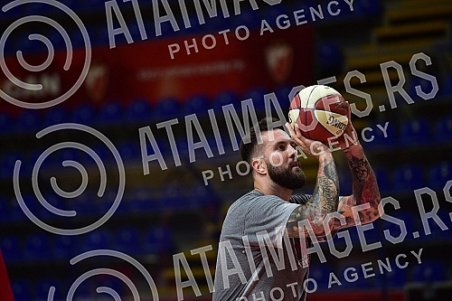 The match of the 1st round of the AdmiralBet Aba league between KK Crvena zvezda mts and KK MZT Skopje Aerodrom was played in the Aleksandar Nikolic hall.Utkamica 1. kola AdmiralBet Aba lige izmedju KK Crvena zvezda mts i KK MZT Skopje Aerodrom odi