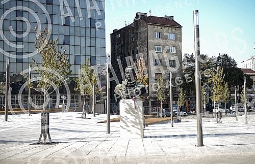 The monument was discovered by Dimitri Tucovic on Slavija Square.Otkriven spomenik Dimitriju Tucovic na trgu Slavija.
