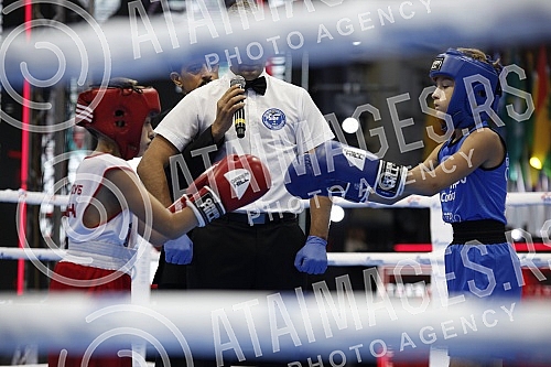 Celebrating World Boxing Day with a class of Roy Jones Jr. at Republic Square.Obelezavanje Svetskog dana boksa uz cas Roj Dzonsa Juniora na Trgu republike.