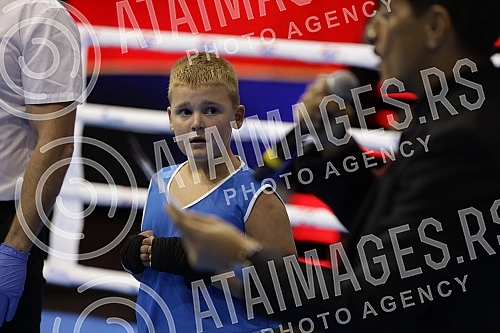 Celebrating World Boxing Day with a class of Roy Jones Jr. at Republic Square.Obelezavanje Svetskog dana boksa uz cas Roj Dzonsa Juniora na Trgu republike.