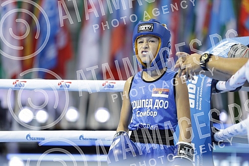 Celebrating World Boxing Day with a class of Roy Jones Jr. at Republic Square.Obelezavanje Svetskog dana boksa uz cas Roj Dzonsa Juniora na Trgu republike.