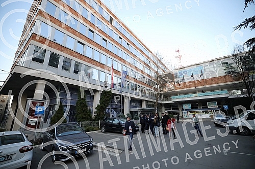 In front of the RTS building, where members of the organization Worthy of Serbia were earlier today, expressing alleged dissatisfaction with the work of RTS, forcibly entered the building of that media house in Takovska Street, there are police, but 