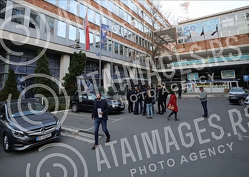 In front of the RTS building, where members of the organization Worthy of Serbia were earlier today, expressing alleged dissatisfaction with the work of RTS, forcibly entered the building of that media house in Takovska Street, there are police, but 