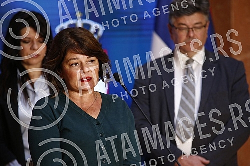 In the House of the National Assembly, a joint media conference of opposition MPs on the occasion of launching a petition for the release of arrested activists from Majdanpek.U  Domu Narodne skupstine zajednicka konferencija za medije opozicionih p