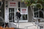 Doctor Predrag Kon leaves the covid clinic within the Stari grad Health Center.Doktor Predrag Kon izlazi iz covid ambulate u sklopu Doma zdravlja Stari grad.
