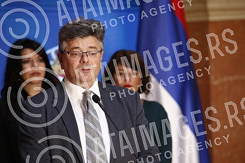 In the House of the National Assembly, a joint media conference of opposition MPs on the occasion of launching a petition for the release of arrested activists from Majdanpek.U  Domu Narodne skupstine zajednicka konferencija za medije opozicionih p