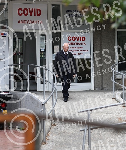 Doctor Predrag Kon leaves the covid clinic within the Stari grad Health Center.Doktor Predrag Kon izlazi iz covid ambulate u sklopu Doma zdravlja Stari grad.