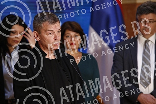 In the House of the National Assembly, a joint media conference of opposition MPs on the occasion of launching a petition for the release of arrested activists from Majdanpek.U  Domu Narodne skupstine zajednicka konferencija za medije opozicionih p
