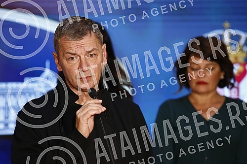 In the House of the National Assembly, a joint media conference of opposition MPs on the occasion of launching a petition for the release of arrested activists from Majdanpek.U  Domu Narodne skupstine zajednicka konferencija za medije opozicionih p