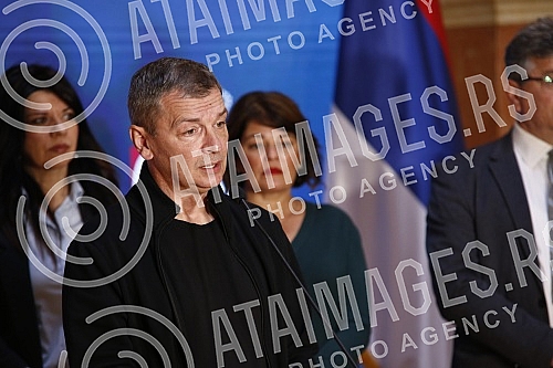 In the House of the National Assembly, a joint media conference of opposition MPs on the occasion of launching a petition for the release of arrested activists from Majdanpek.U  Domu Narodne skupstine zajednicka konferencija za medije opozicionih p