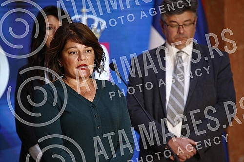 In the House of the National Assembly, a joint media conference of opposition MPs on the occasion of launching a petition for the release of arrested activists from Majdanpek.U  Domu Narodne skupstine zajednicka konferencija za medije opozicionih p