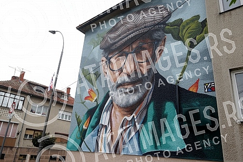 The work of the artist Marija Radosavljevic-Komarac won the competition of the Cuprija Cultural Institution for the production of a mural by the writer and academician Dragoslav Mihailovic, who was born in this city. Her conceptual solution with elem