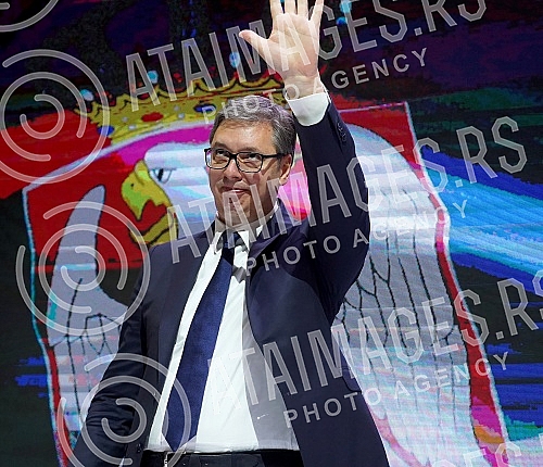 The Serbian Progressive Party is holding a session of the Main Board in Kombank Hall, at which it will be discussed about the united with the party of Aleksandar Sapic, the Serbian Patriotic Alliance, but also the problems within the party.Srpska n