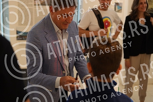 The selector of the Serbian national football team and the winner of the bronze Olympic medal at the Los Angeles Games in 1984, Dragan Stojkovic, visited the exhibition 