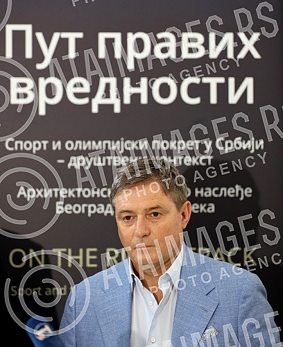 The selector of the Serbian national football team and the winner of the bronze Olympic medal at the Los Angeles Games in 1984, Dragan Stojkovic, visited the exhibition 