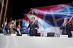 The Serbian Progressive Party is holding a session of the Main Board in Kombank Hall, at which it will be discussed about the united with the party of Aleksandar Sapic, the Serbian Patriotic Alliance, but also the problems within the party.Srpska n