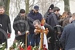 A memorial service on the occasion of the 40th day since the death of Marinko Rokvic was held at the Bezanijsko cemetery.Pomen povodom 40 dana od smrti Marinka Rokvica sluzen je na Bezanijskom groblju.