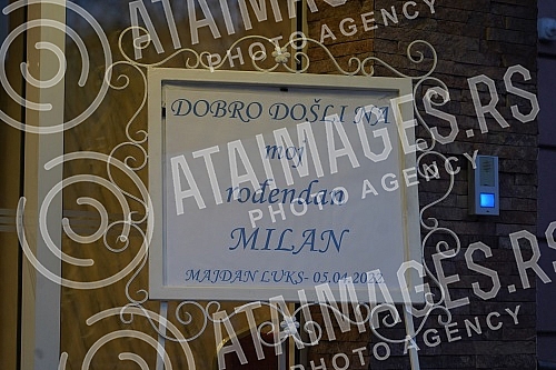 TV host Milan Milosevic celebrated his birthday in Majdan Luks.TV lice Milan Milosevic proslavio je rodjendan u Majdanu Luksu.