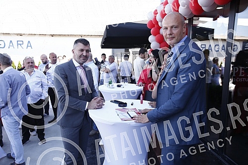 Posta Srbije and Knez Petrol have signed a business cooperation agreement that provides for the expansion of the postal network and services of Posta Srbije through the network of Knez Petrol gas stations.Posta Srbije i Knez petrol potpisali su ugo