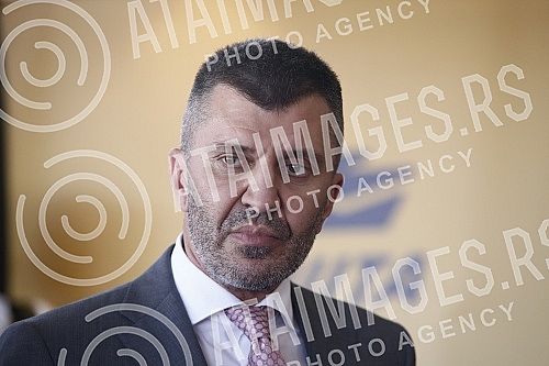 Posta Srbije and Knez Petrol have signed a business cooperation agreement that provides for the expansion of the postal network and services of Posta Srbije through the network of Knez Petrol gas stations.Posta Srbije i Knez petrol potpisali su ugo