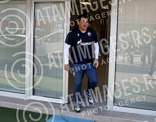 Red Star players began winter preparations for the continuation of the Serbian football Championship - Superleague of Serbia. Fudbaleri Crvene zvezde poceli sa zimskim pripremama za nastavak Superlige Srbije.