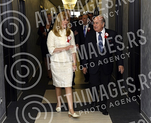 The house of football in Stara Pazova was opened in the presence of the highest officials of the world and european federation. Kuca fudbala u Staroj Pazovi otvorena je uz prisustvo najvisih zvanicnika svetske i evropske federacije.