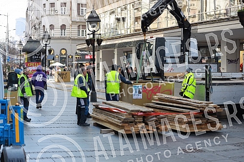 Dismantling of New Year's lighting elements in Knez Mihailova street.Demontaza elemenata novogodisnje rasvete u Knez Mihailovoj ulici. 