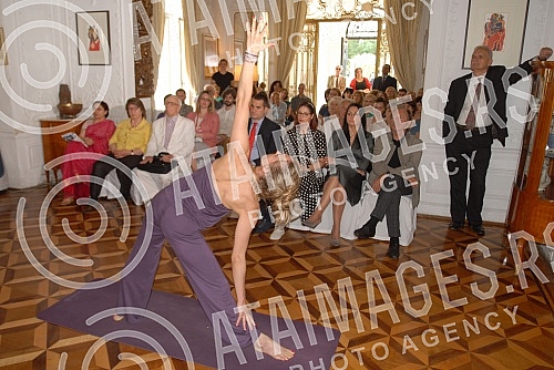 Konferencija za medije u ambasadi Indije, u saradnji sa vladom Republike Srbije i kancelarijom UN u Srbiji, povodom proslave prvog Medjunarodnog dana joge (21.jun).