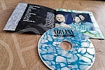 Cover and CD Nevermind, the second studio album of the American music group Nirvana, released on September 24, 1991 by Geffen Records.Omot i CD-a Nevermind, drugog studijskog albuma americke muzicke grupe Nirvana, objavljenog 24. septembra 1991. u