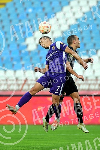 The match of the sixteenth round of the Serbian Cup between FC Graficar and FC Vojvodina was played at the Rajko Mitic stadium.Utakmica sesnaestine finala Kupa Srbije izmedju FK Graficara i FK Vojvodine odigrana je na stadionu Rajko Mitic.